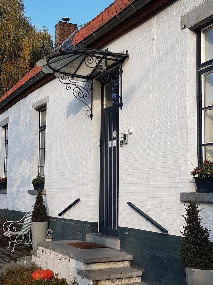 Au Petit Dragon Bed & Breakfast Mons Luaran gambar