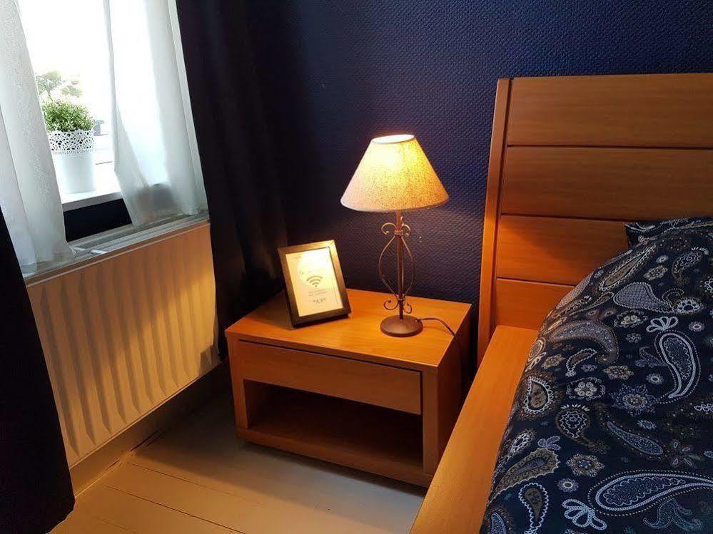 Au Petit Dragon Bed & Breakfast Mons Luaran gambar
