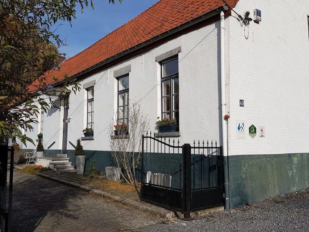 Au Petit Dragon Bed & Breakfast Mons Luaran gambar